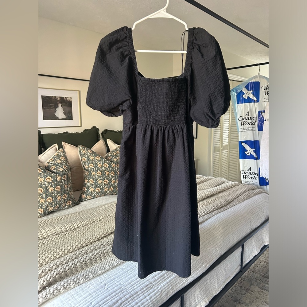 Old Navy Puff Sleeve Black Dress size Small